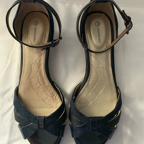 NWOT Gianni Bini Navy Blue Strap Kitten Wedge - Picture 3 of 12